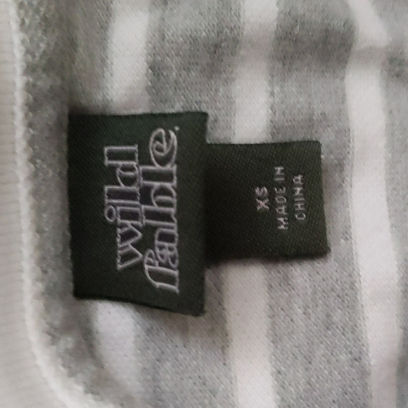 Crop Polo Shirts - Picture 3 of 4